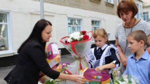 В Воробьевском районе до конца сентября проводится акция «Собери ребенка в школу»