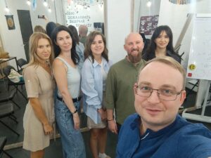 Каждый месяц «Общие Дети»: благотворительность для сирот проводят два тренинга посвящённых проекту “Наставничество”, который помогает обрести значимых взрослых для ребят из детского дома.