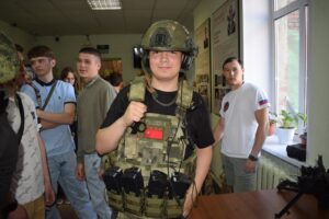 В Борисоглебском сельскохозяйственном техникуме открыли выставку рисунков «У нас СВОи герои» (12+).
