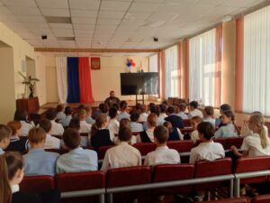 Воронежские школьники приняли участие в патриотическом занятии ко Дню Сухопутных войск
