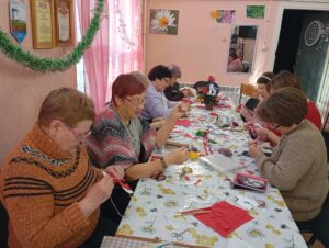 В Семилукском районном обществе инвалидов прошёл мастер-класс по изготовлению символа 2026 года