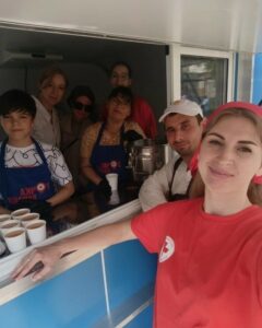 Мобильная столовая «Вкусная помощь» продолжает оказывать поддержку нуждающимся в Воронеже