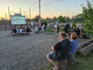 АНО «Соседи» провела второй открытый кинопоказ в рамках проекта «Память села: Война в истории Новой Усмани»